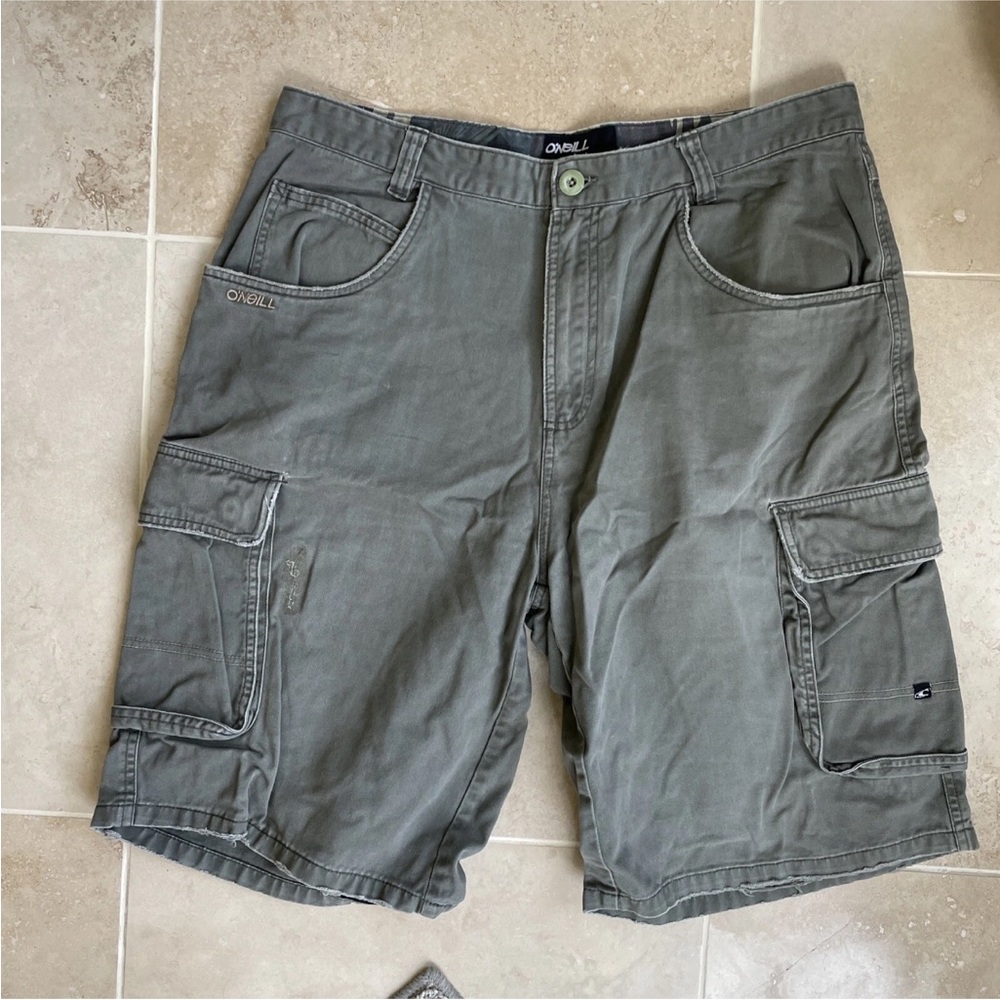O’NEILL Cargo shorts olive green men 34 , 7 pocket flat front, 12” Inseam Cotton